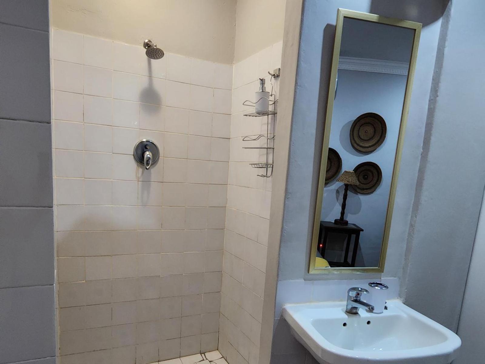 Tree Aloe Guest House Мокопане Стая снимка